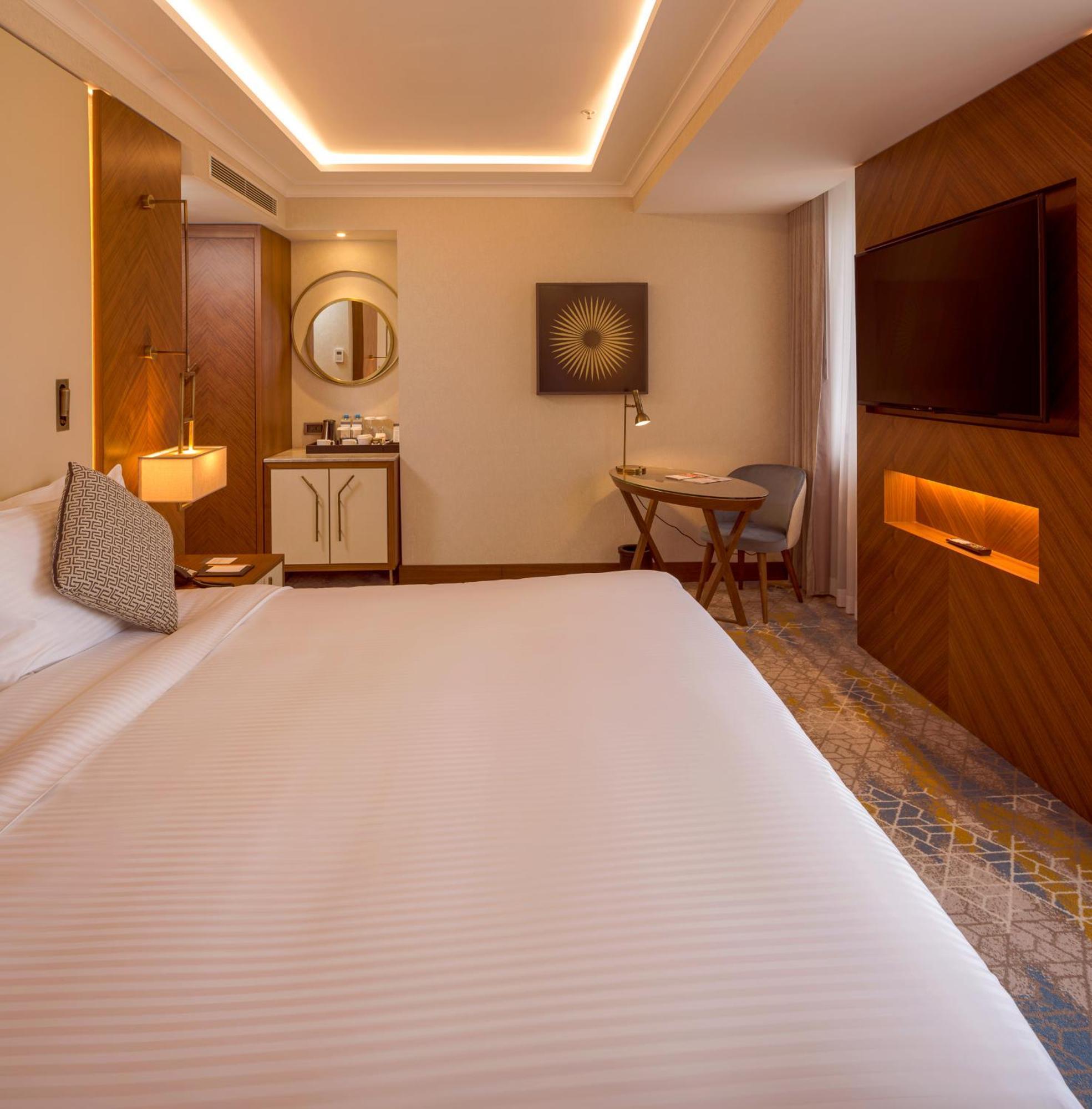 Sheraton Bishkek Exterior foto