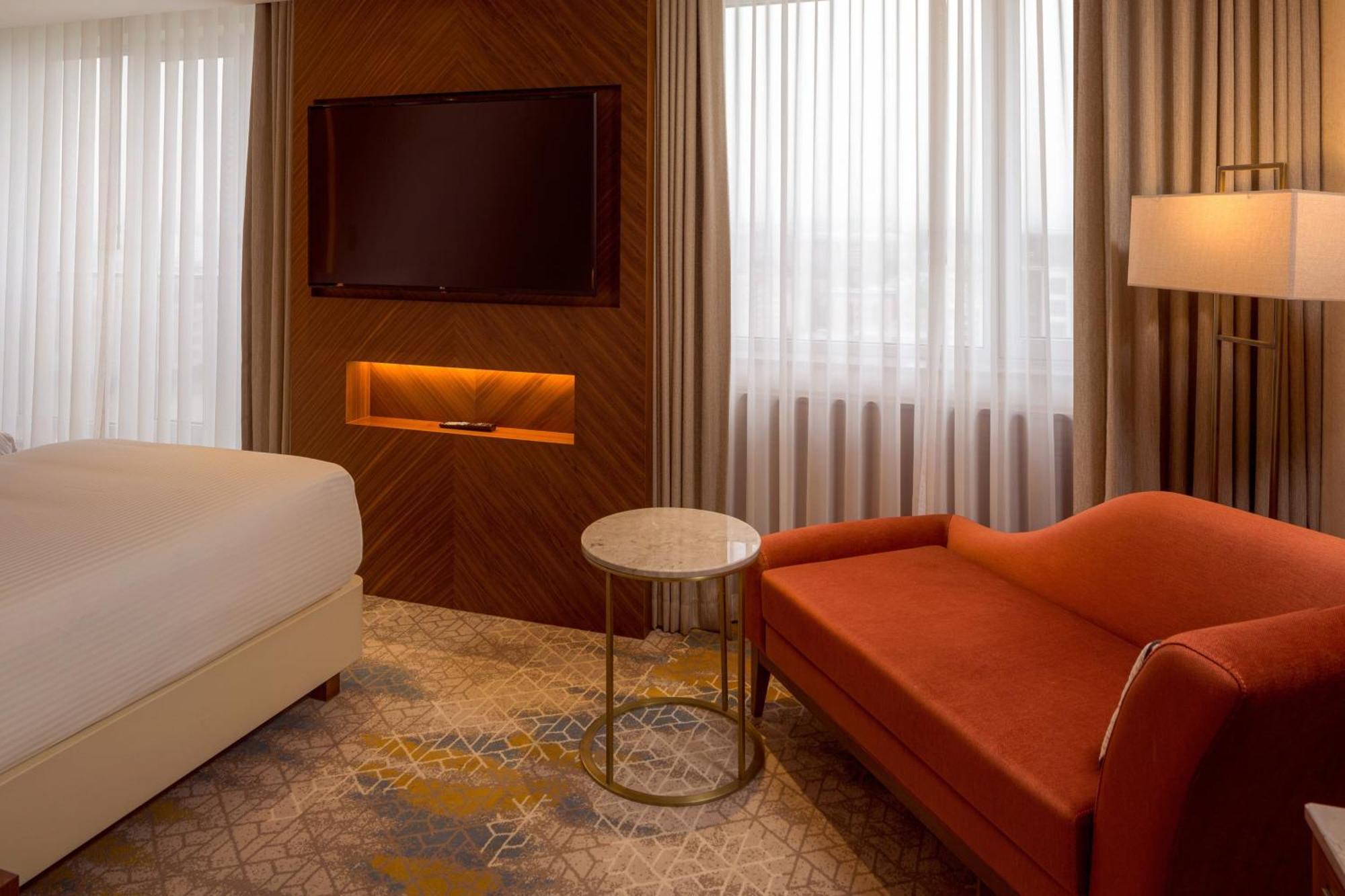 Sheraton Bishkek Exterior foto