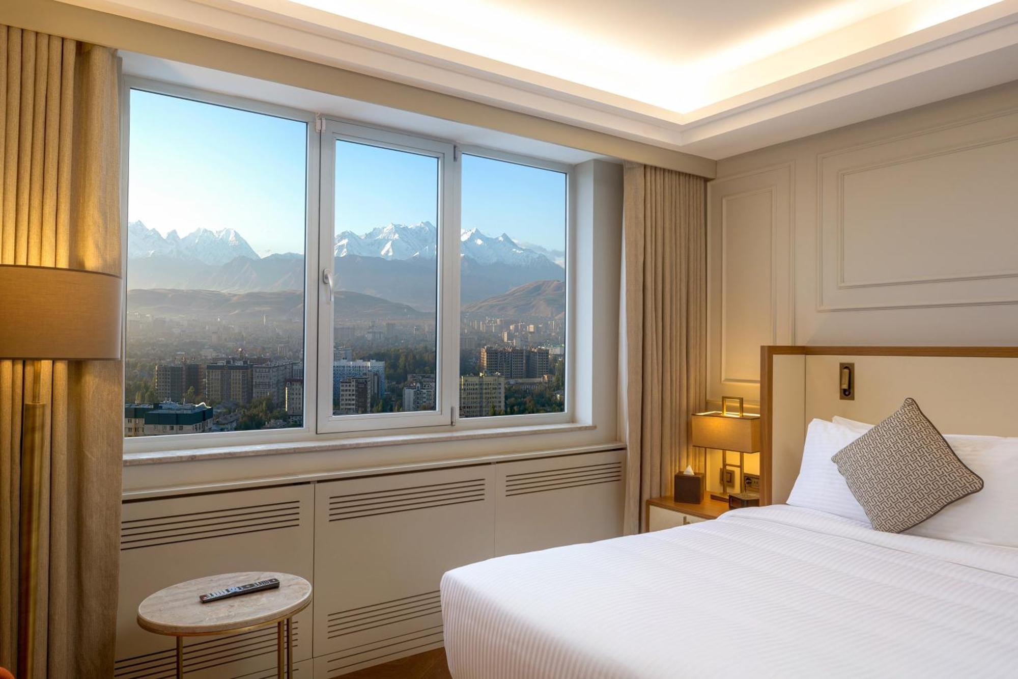 Sheraton Bishkek Exterior foto